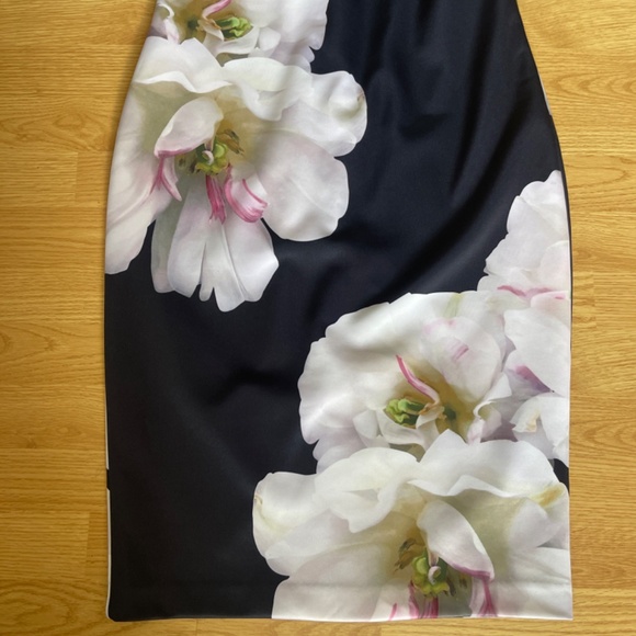Ted Baker London Floral Navy Blue Sleeveless Midi Fit Dress Size 5 - Picture 3 of 10